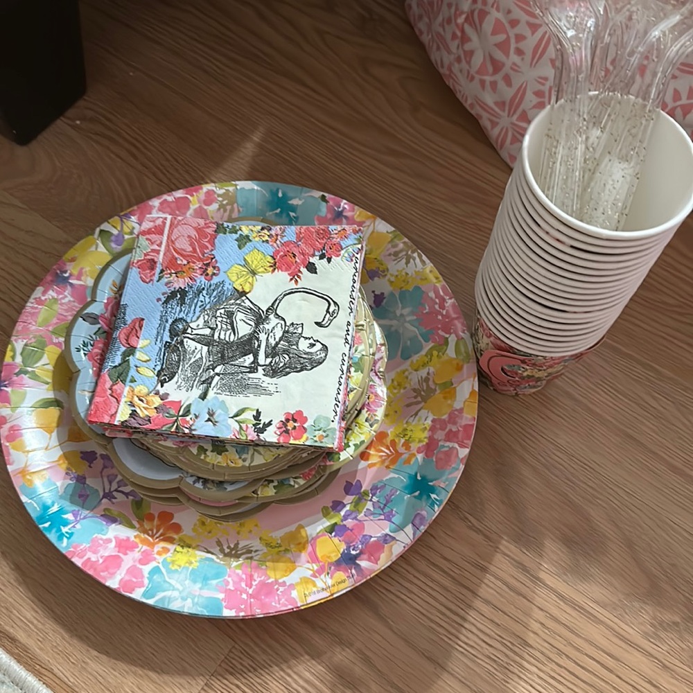 Alice in onederland- plates, napkins, tea cups, forks